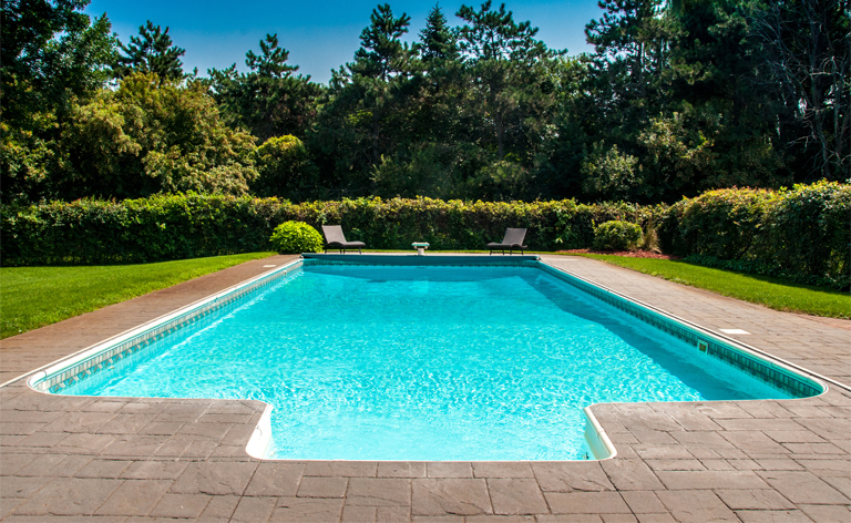piscine hors-sol bois avec une superbe vue